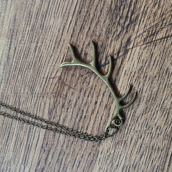 Antler Necklace - Picture 4 of 4